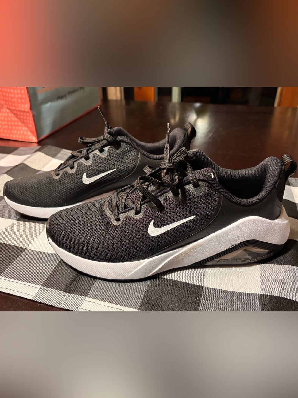 Basically brand new Nike Women's  Black & White air zoom Bella 7 Athletic Shoes